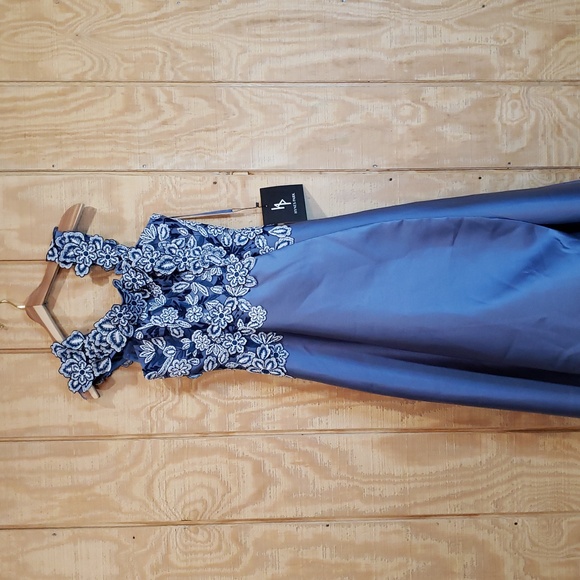 Hynes Park NWT Slate Blue Mikado Floral Embroidered Maxi Ballgown Size 4 #M574 - Picture 5 of 13